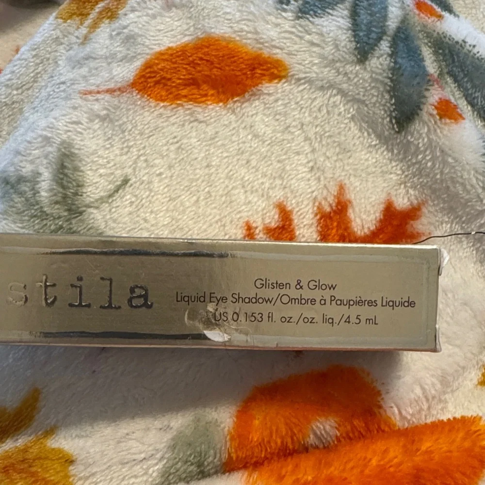 Stila Glisten &‎ Glow Liquid Eye Shadow